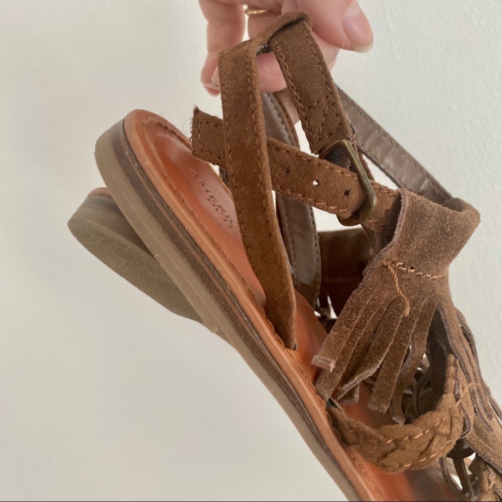 American Eagle Brown Suede Fringe Sandals | Boho/Western Style | Brass Buckle - Picture 5 of 9